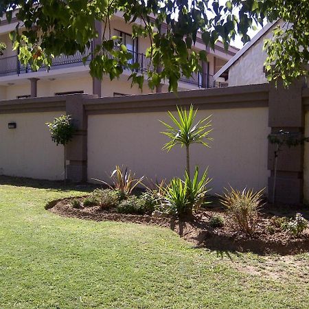 Lekoa Bed & Breakfast Vanderbijlpark Exterior foto